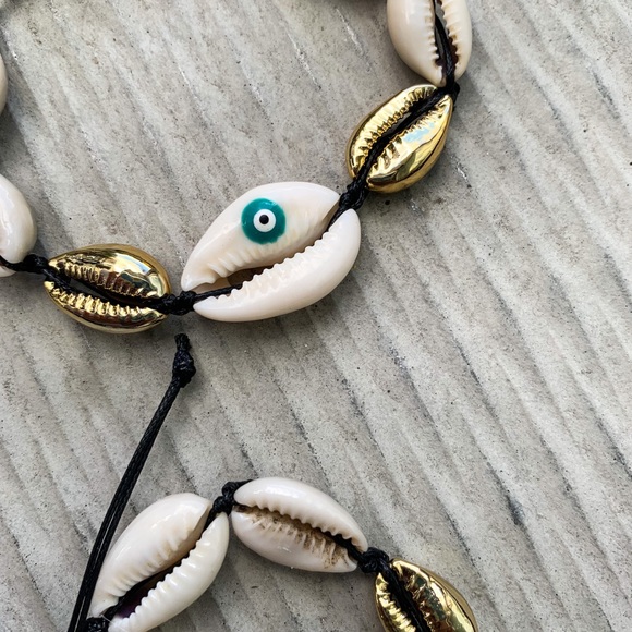 Evil eye Seashell She’ll Puka Cowrie Bracelet - Picture 4 of 7